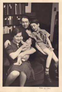 Judith Wechsler,  Anne, Nahum, Daniel and Judith Glatzer, 1941